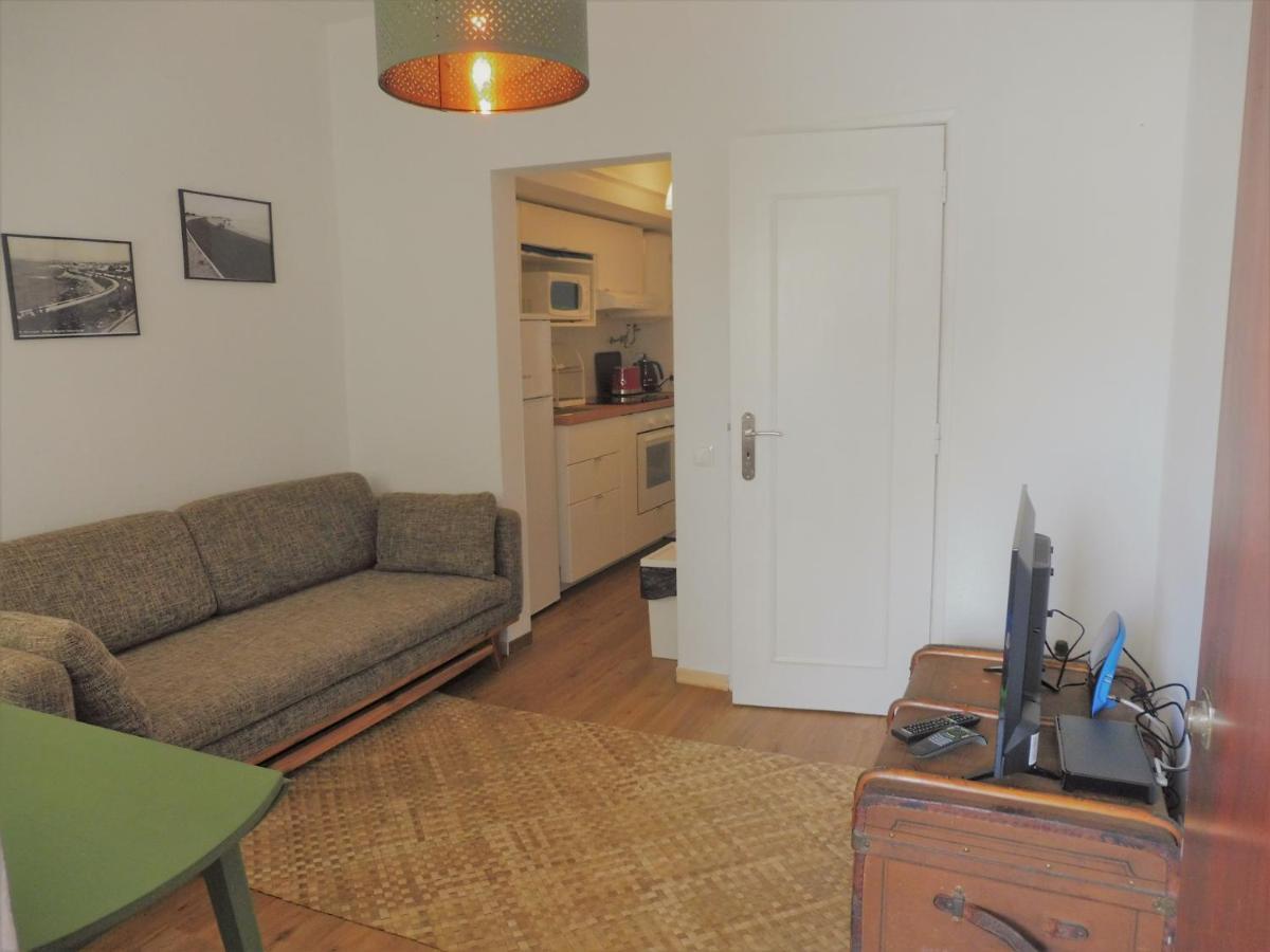 Sunny House Apartment Пареде Екстериор снимка